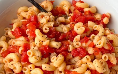 CLASSIC MACARONI AND TOMATOES