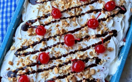 BANANA SPLIT CAKE