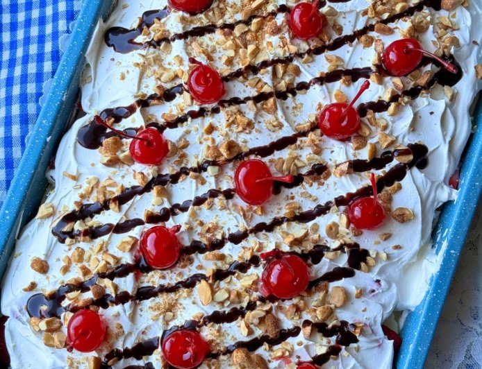 BANANA SPLIT CAKE